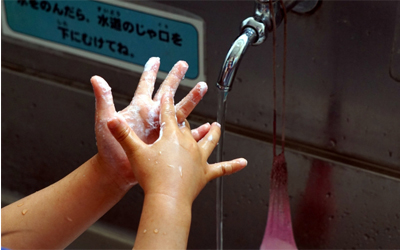 手を洗う写真写真